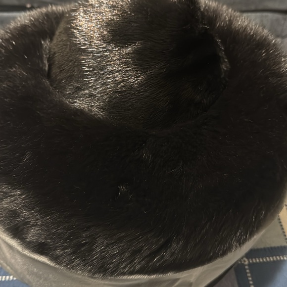 Brand new Henig furs ladies dress hat main image 7